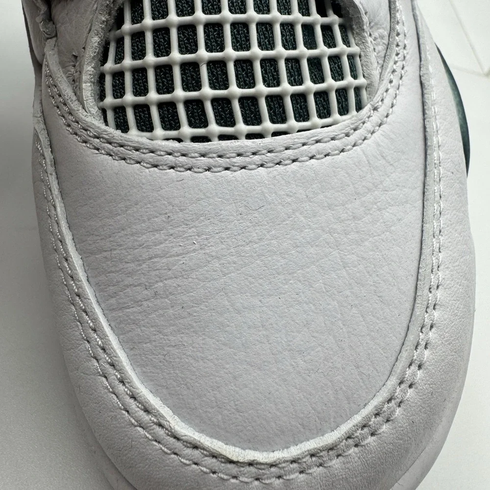 Brand New Nike Air Jordan IV 4 Retro Oxidized Green B-GRADE FQ8213-103 Size 4.5Y